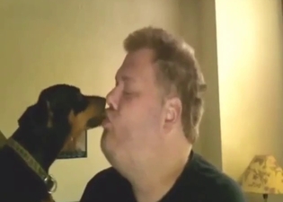 Romantic zoo XXX with a fat guy and his dog