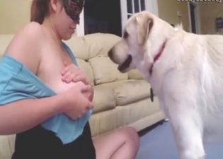 Training session with a milk-chugging dog in HQ