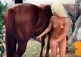 Cute blondie is practicing zoo sex with pleasure